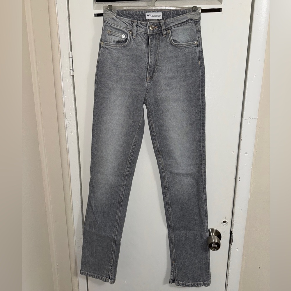Zara Women's Gray Straight Leg Jeans